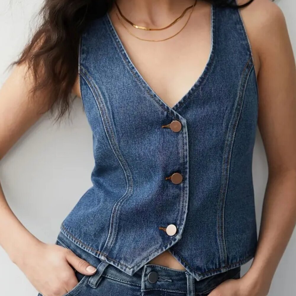 NWOT Blue Casualβ Denim Jacket Vacay Cowgirl Button Closure Washed Vest Top